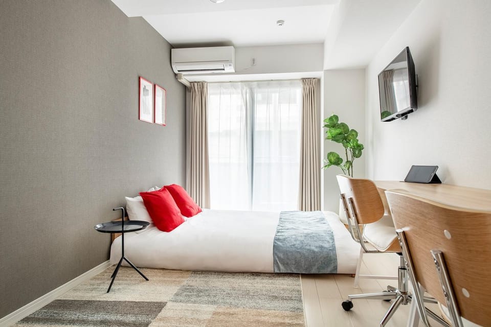 Bed, Living room