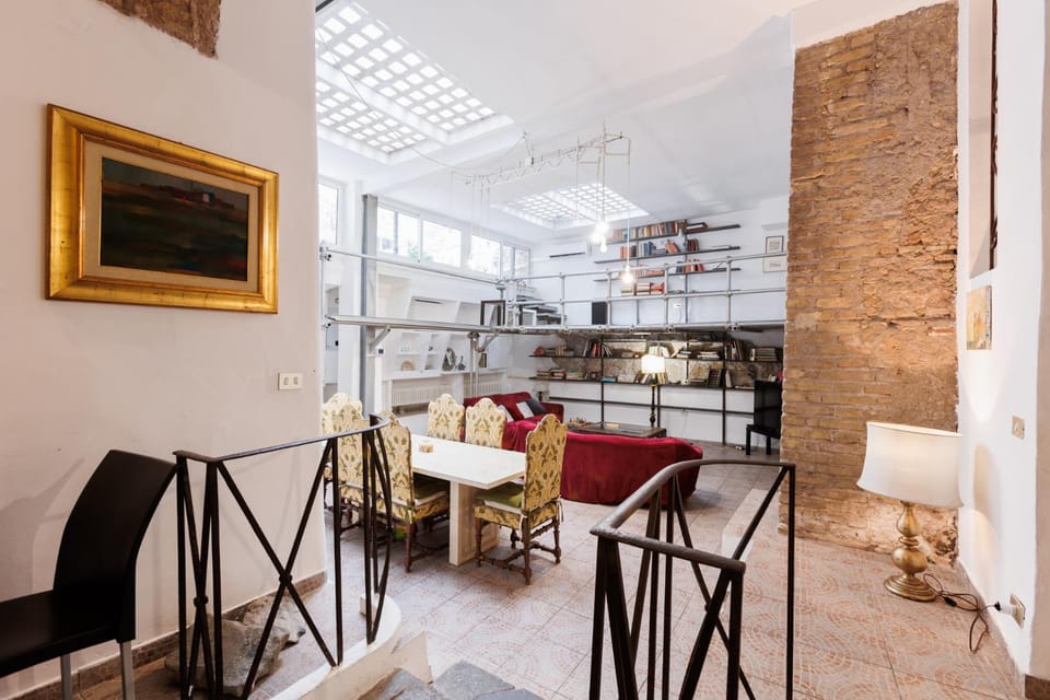 Kitchen or kitchenette, Seating area