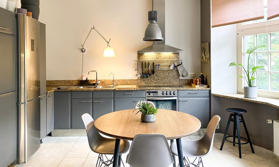 Kitchen or kitchenette, Dining area, dishwasher, pet friendly