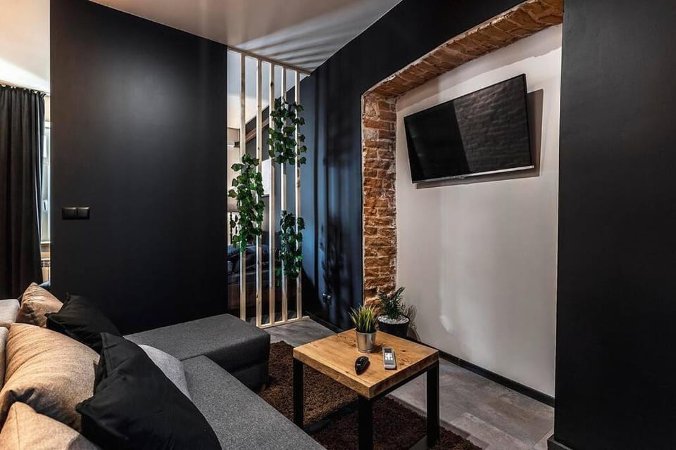 Communal lounge/ TV room, TV and multimedia, Living room, Seating area, Evening entertainment