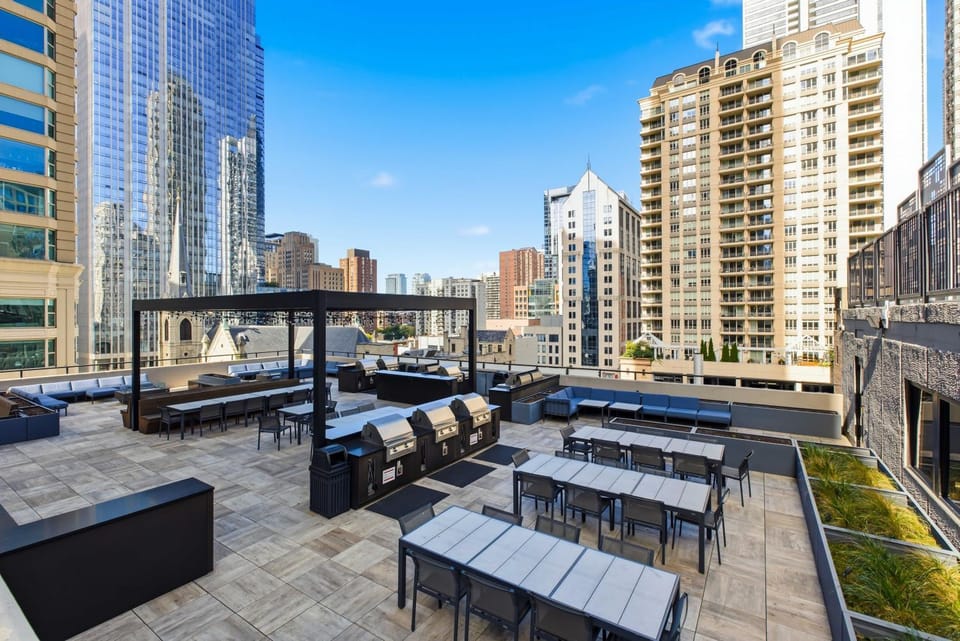 2bd River North Condo with Million Dollar Views! condo Apartment in River North