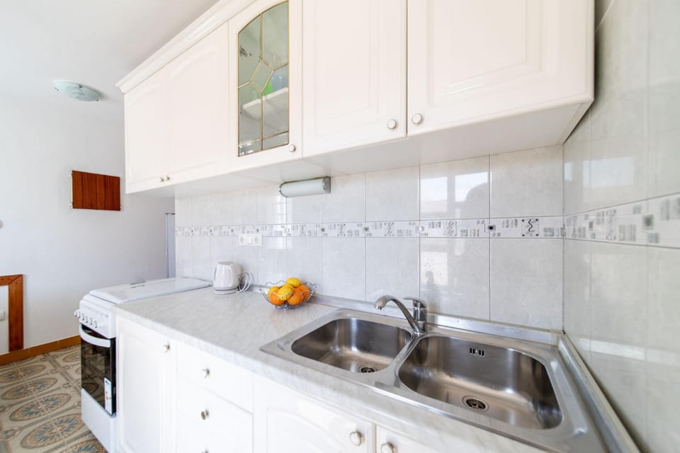 pet friendly, stove