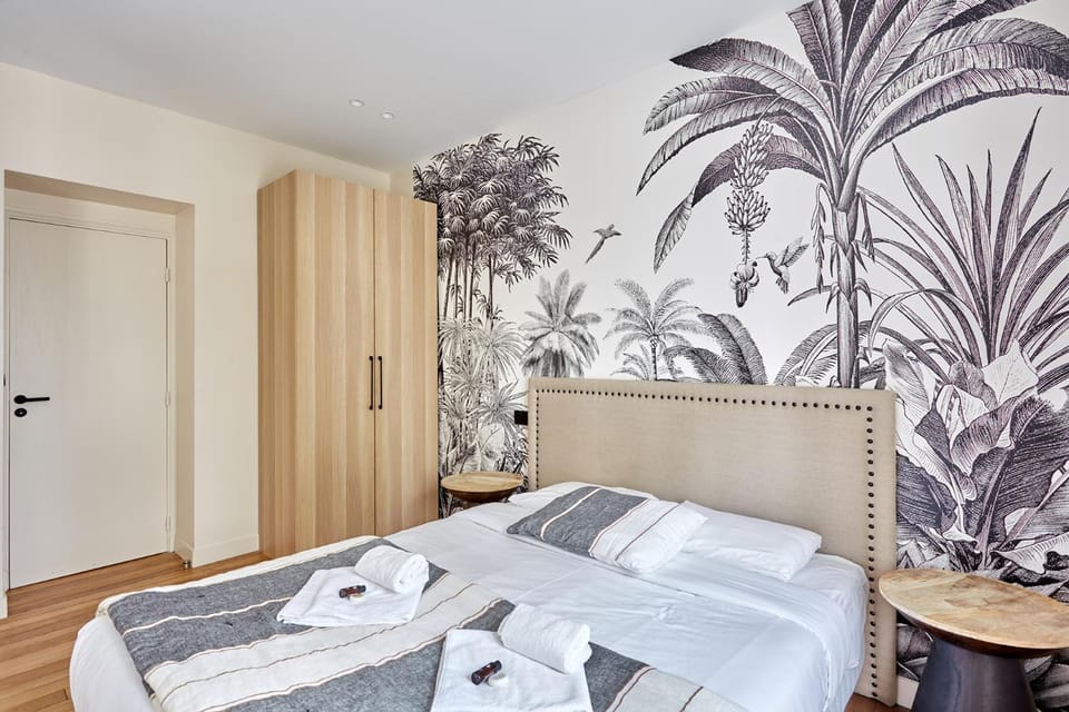 Bed, Photo of the whole room, Bedroom, wardrobe