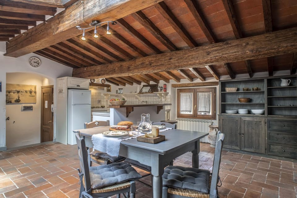 Dining area, kitchen