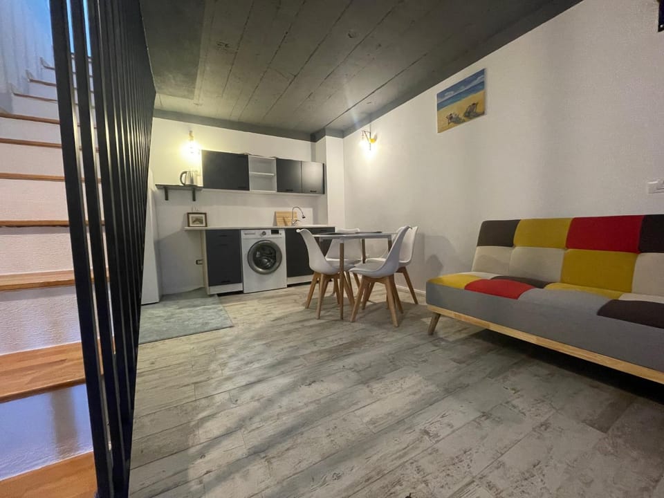 Kitchen or kitchenette, Dining area, minibar