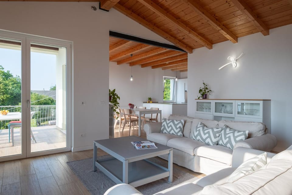 Patio, Balcony/Terrace, Living room, Dining area, internet, internet