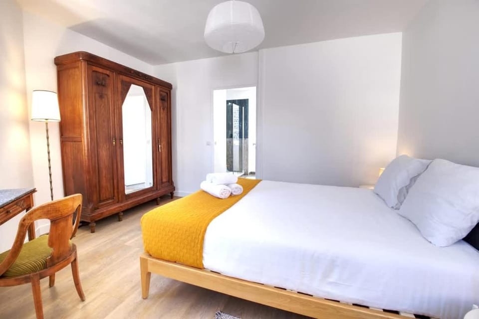 Bed, Photo of the whole room, Bedroom, wardrobe