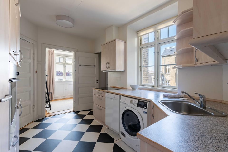 Kitchen or kitchenette, pet friendly, stove, washing machine, dryer