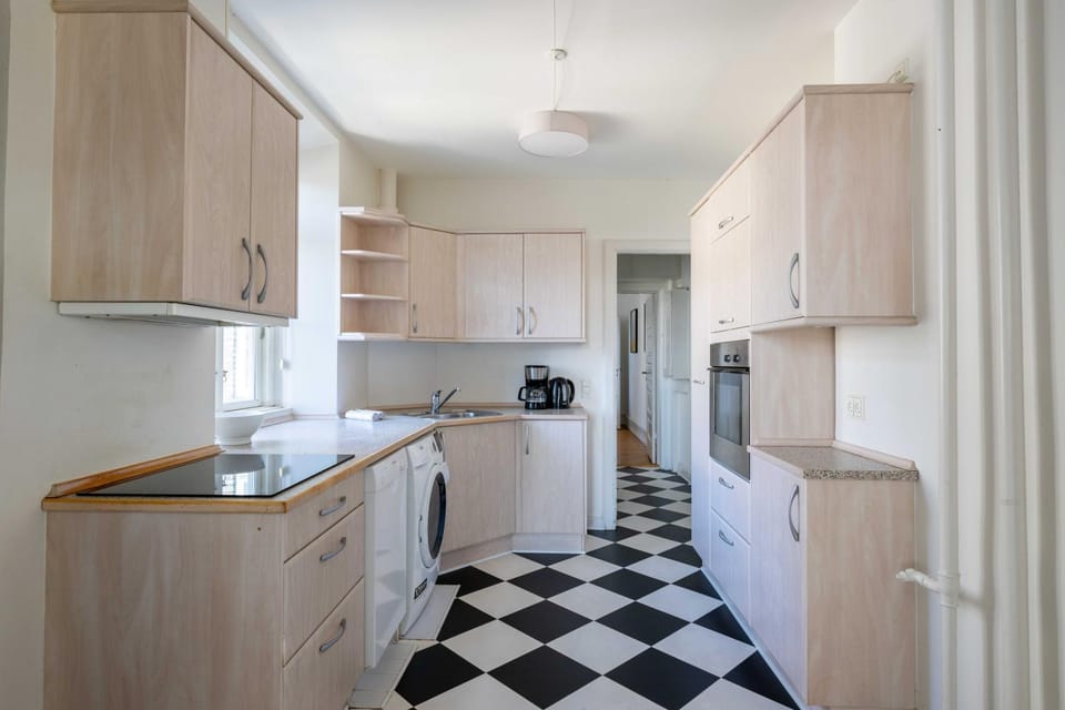 Kitchen or kitchenette, pet friendly, stove
