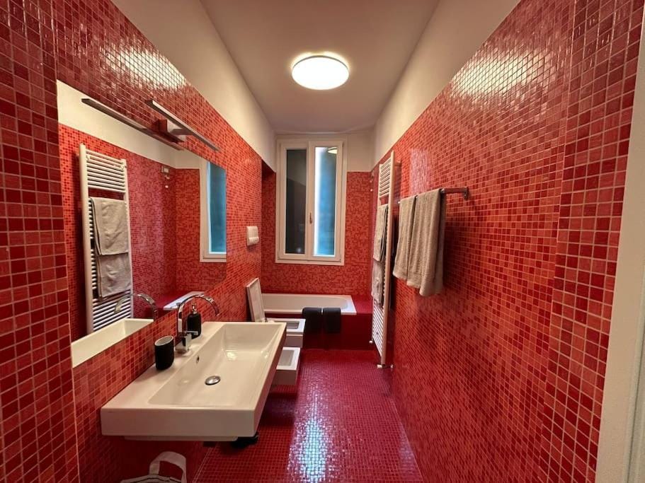 Shower, Bathroom, Bath, towels