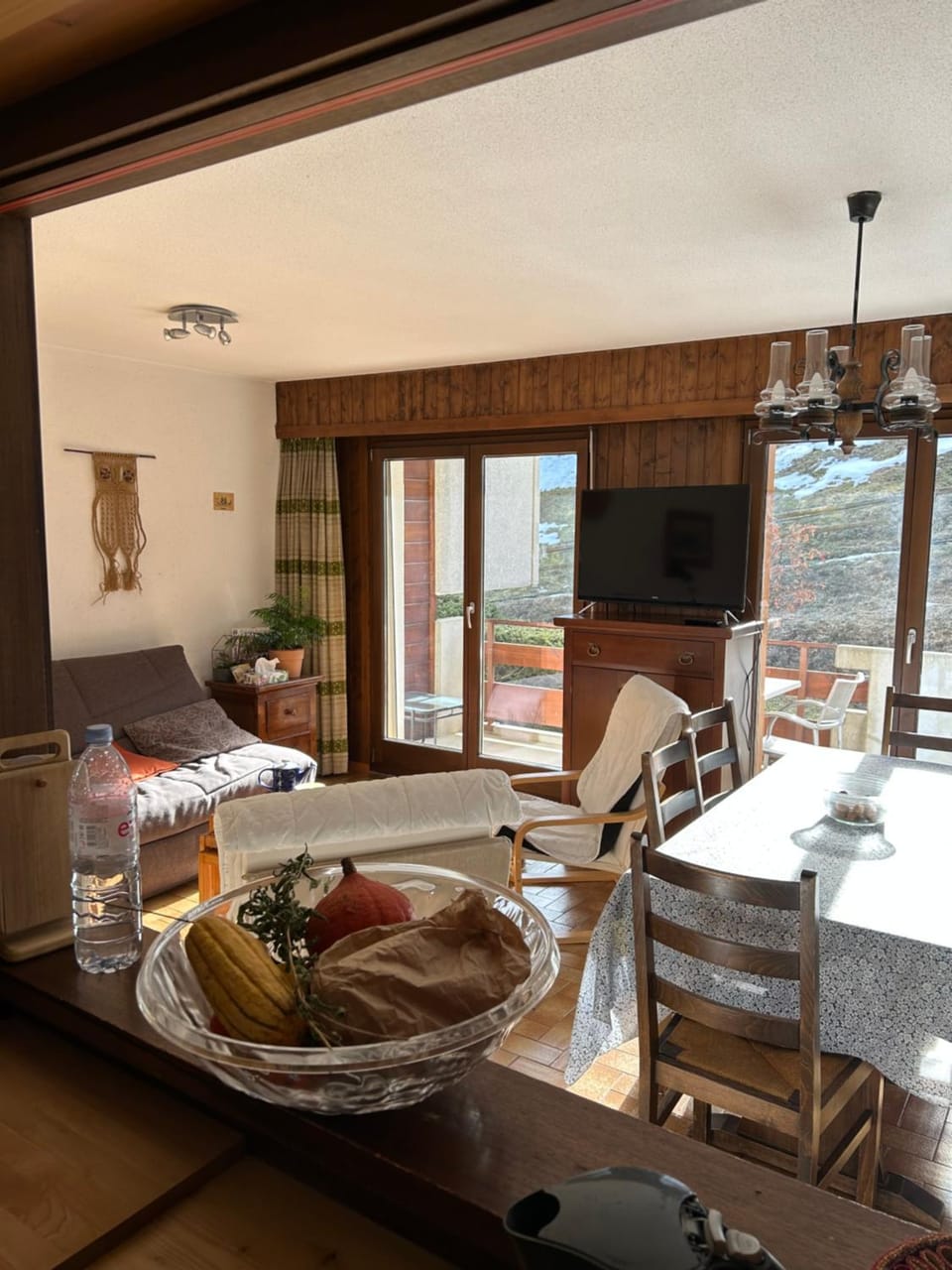 TV and multimedia, Living room, Dining area