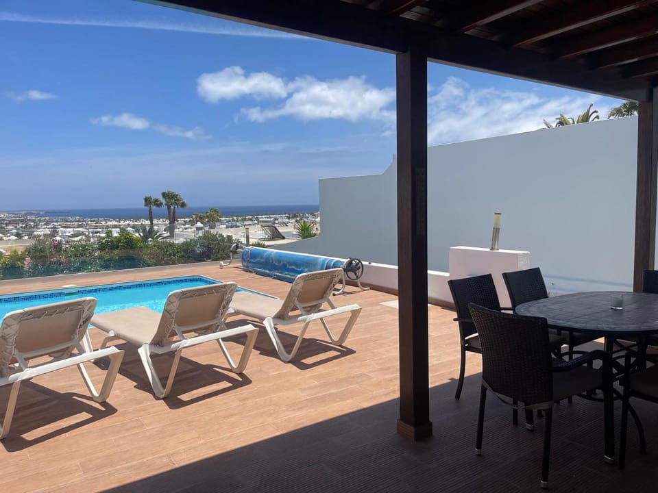 VILLAS LANZAROTE LOS ALTOS by NEW LANZASUITES Villa CASSIDELL Villa in Playa Blanca