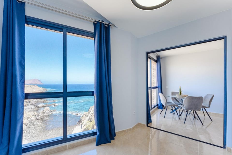 Stunning sea view in Los Abrigos Apartment in Abona