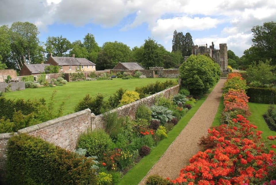 Castle Cottage, Wadhurst House in Rother District