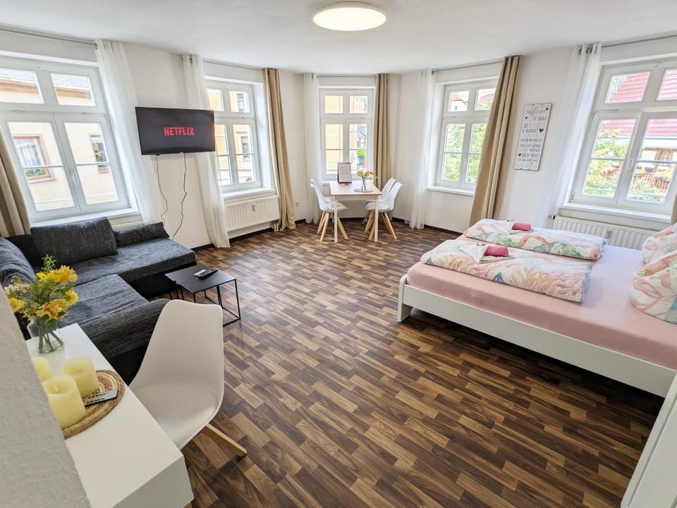 Living room, Photo of the whole room, Bedroom
