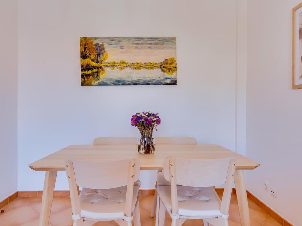 Living room, Decorative detail, Dining area