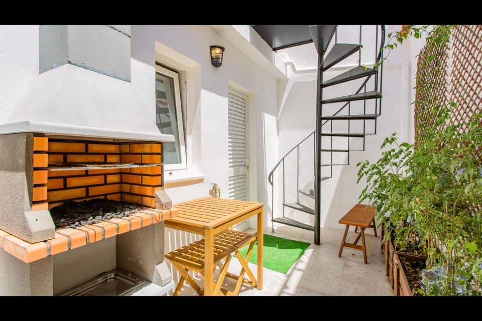 Patio, BBQ facilities, Kitchen or kitchenette, Living room, Seating area, Dining area