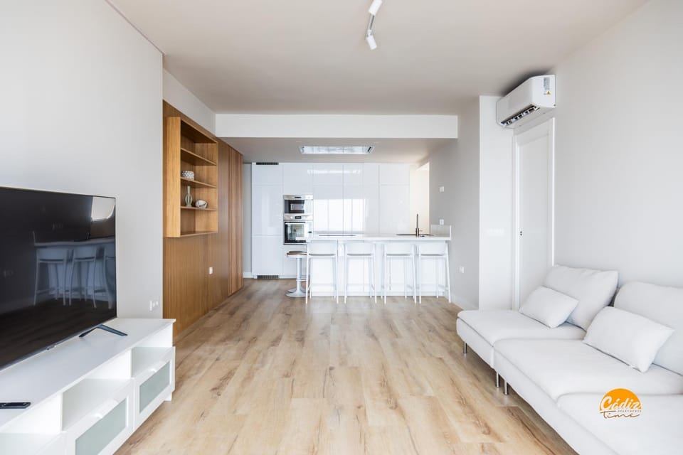 TV and multimedia, Kitchen or kitchenette, Living room, air conditioner