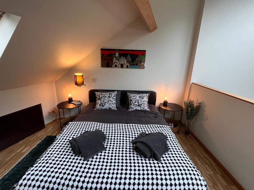 Bed, Bedroom