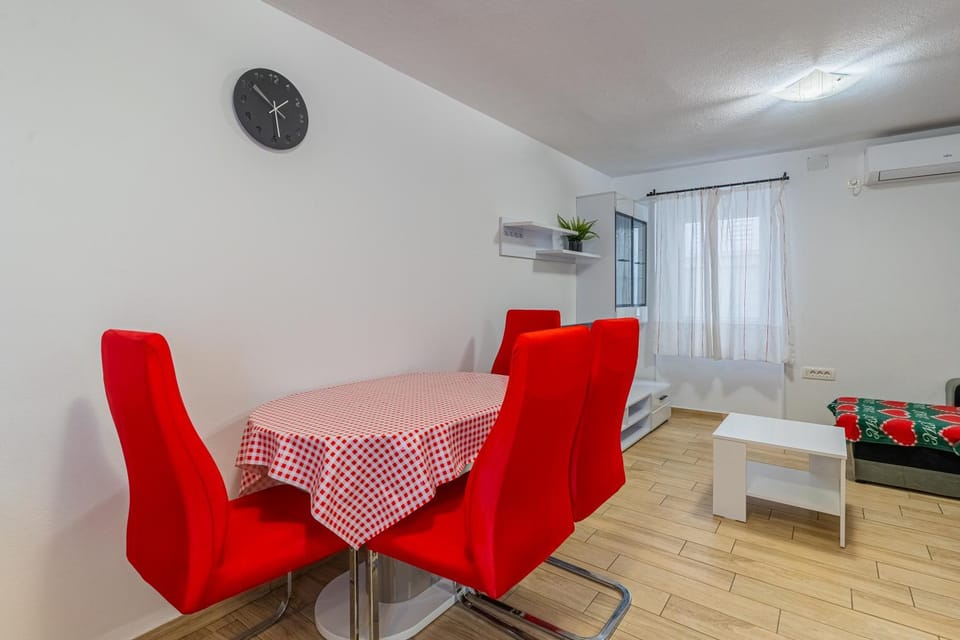 Kitchen or kitchenette, Living room, Dining area, air conditioner