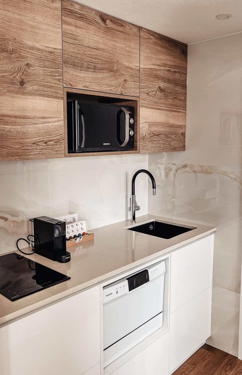 Coffee/tea facilities, Kitchen or kitchenette
