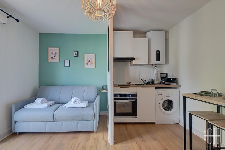 Kitchen or kitchenette, Living room, Dining area