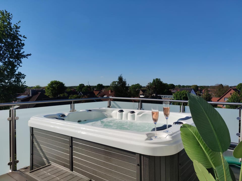 Day, Hot Tub, Hot Tub, View (from property/room), Balcony/Terrace, Balcony/Terrace