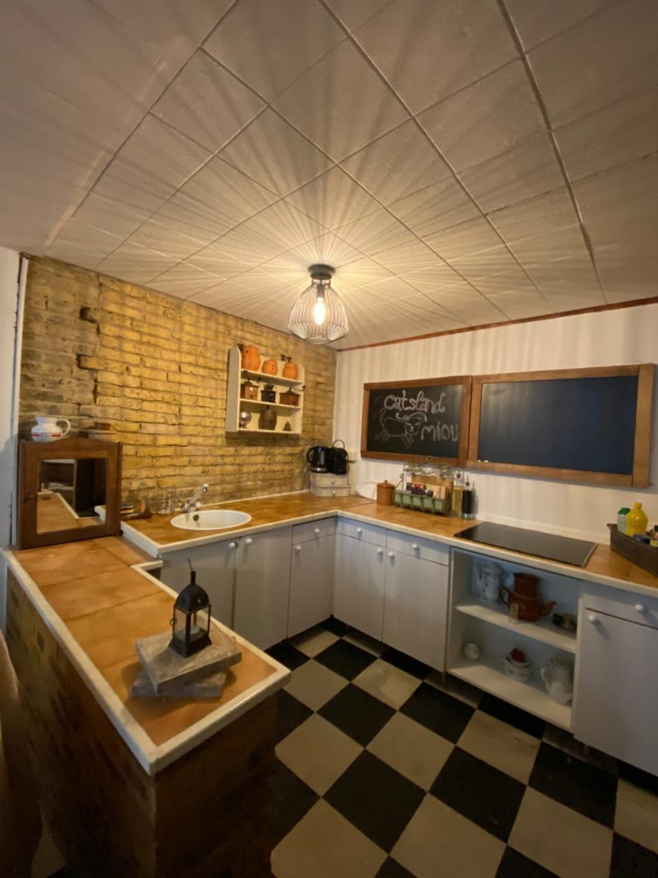 Kitchen or kitchenette