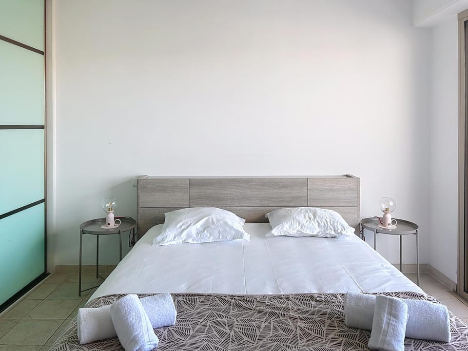 La pinede Apartement equiped with air conditioning and a pool! Apartment in Antibes