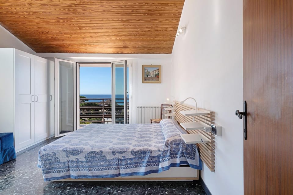 Property building, Living room, Bedroom
