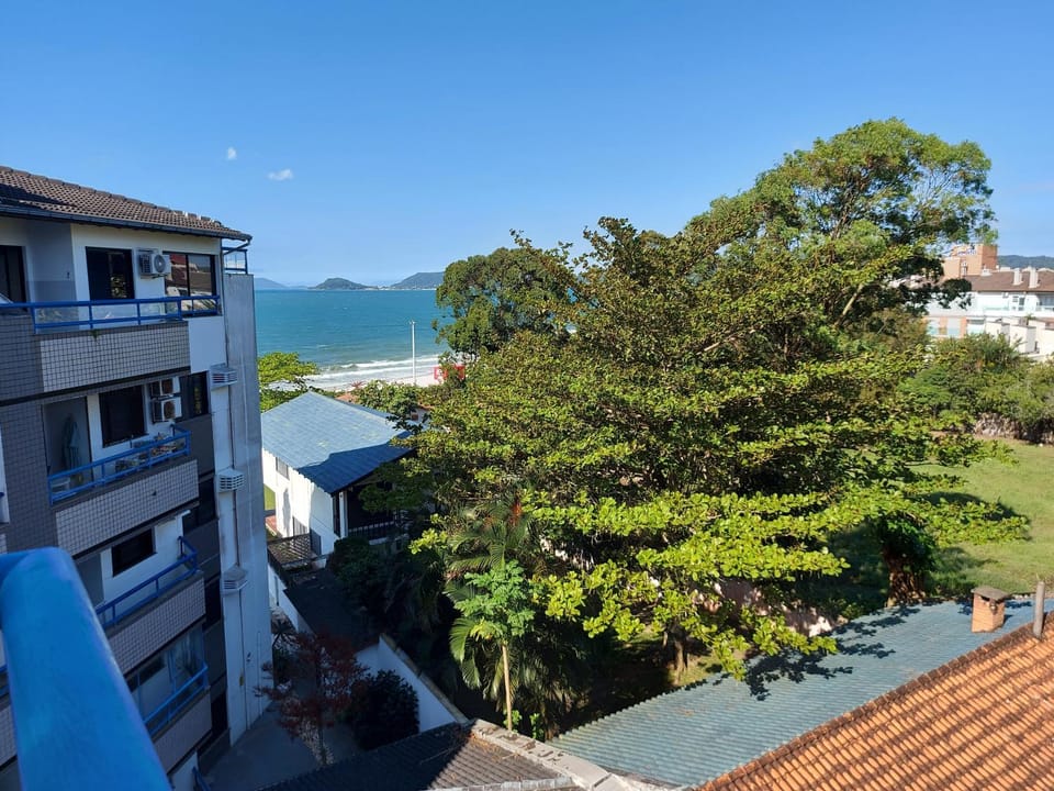 Property building, Spring, Day, Natural landscape, Garden, Garden view, Sea view