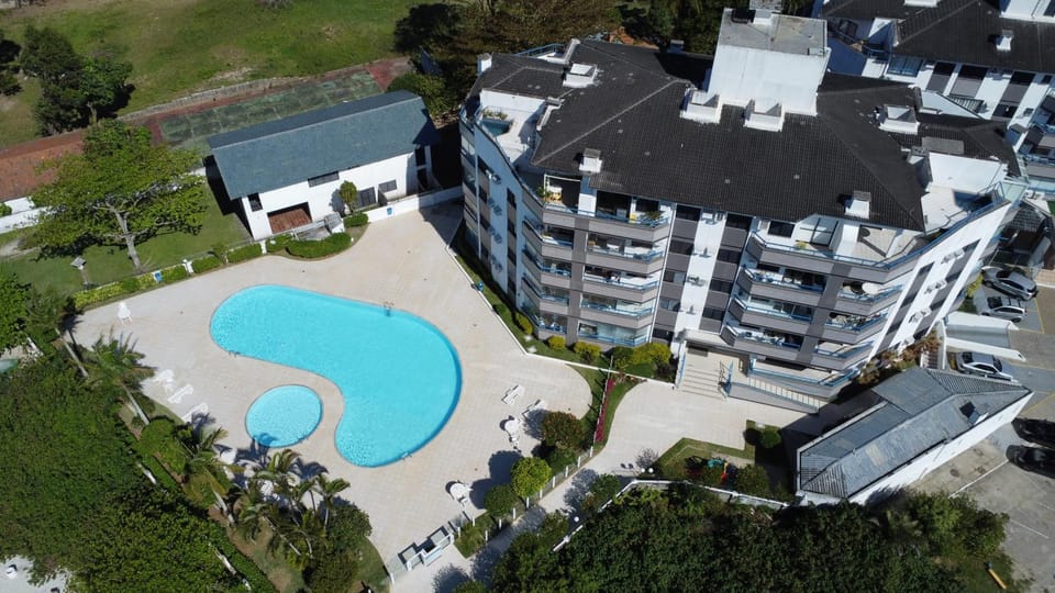 Property building, Day, Natural landscape, Bird's eye view, Pool view, Swimming pool