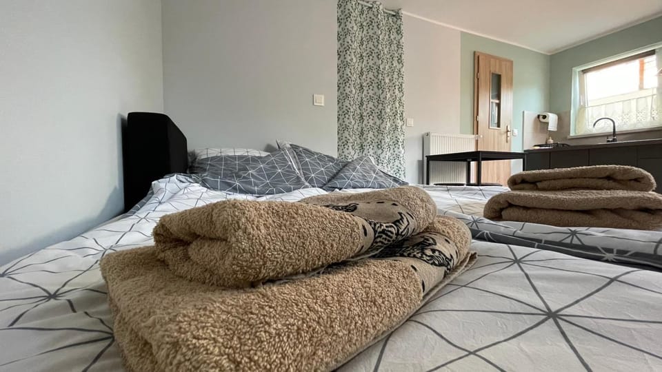 Photo of the whole room, Bedroom, towels, towels