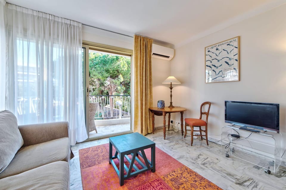 Appartement le San Francisco bright and calm 3 bedroom flat House in Cannes
