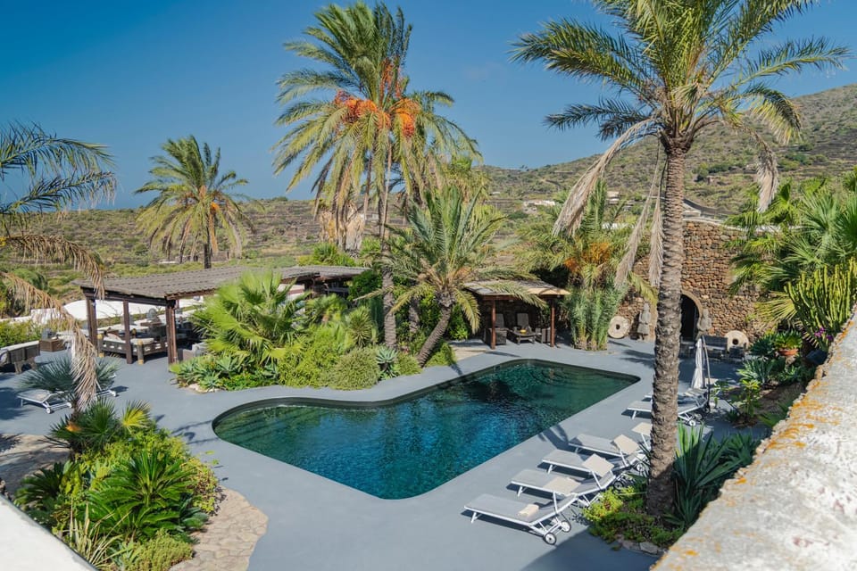 Property building, Bird's eye view, Summer, Solarium, View (from property/room), Garden view, Landmark view, Mountain view, Pool view, Sea view, Swimming pool, sunbed
