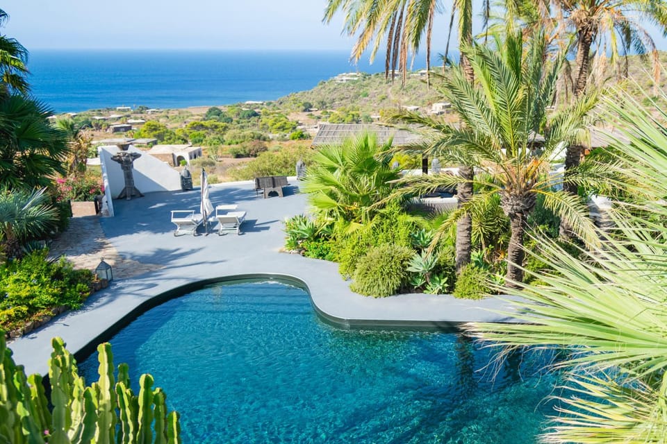 Bird's eye view, Summer, Garden, Solarium, View (from property/room), Garden view, Landmark view, Mountain view, Pool view, Sea view, Swimming pool, sunbed