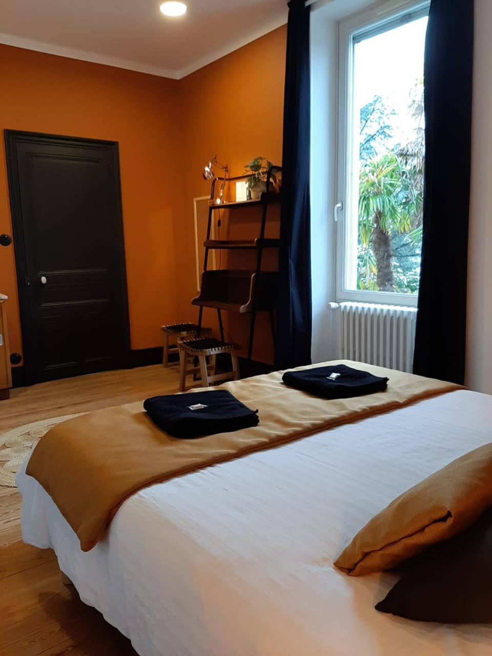 Bed, Photo of the whole room, Bedroom, Garden view