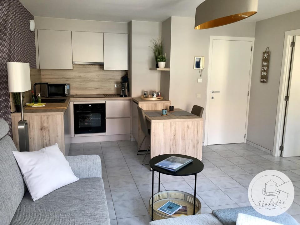 Coffee/tea facilities, Kitchen or kitchenette, Living room, Seating area, Dining area, Food, Breakfast, Lunch, Dinner, dishwasher, minibar, pet friendly, stove, toaster, kitchen, kitchen