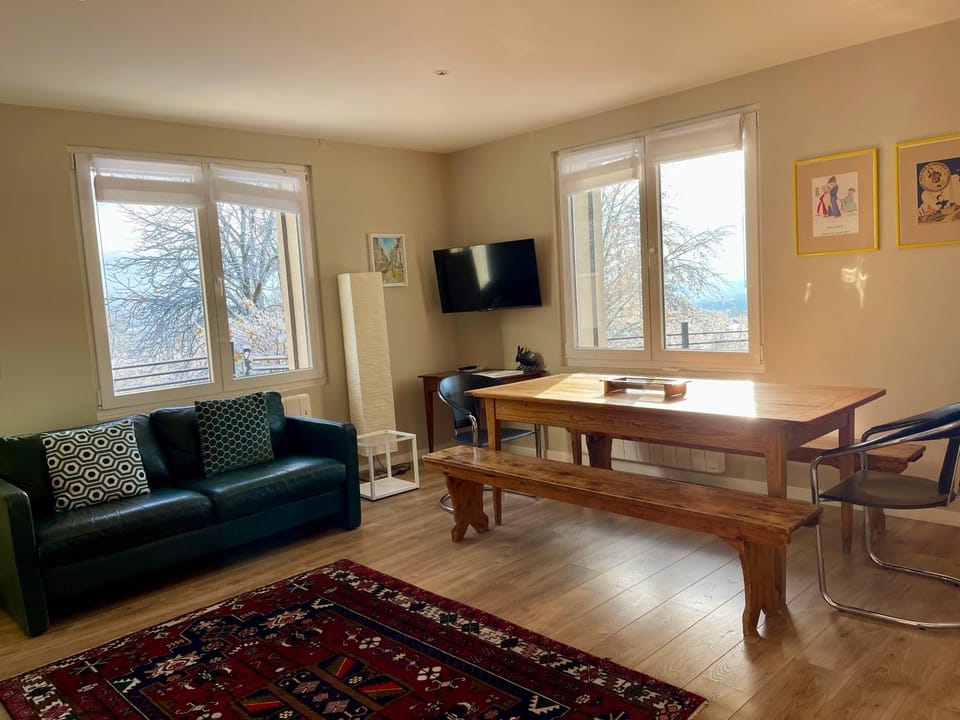 Communal lounge/ TV room, Winter, Seating area, Dining area
