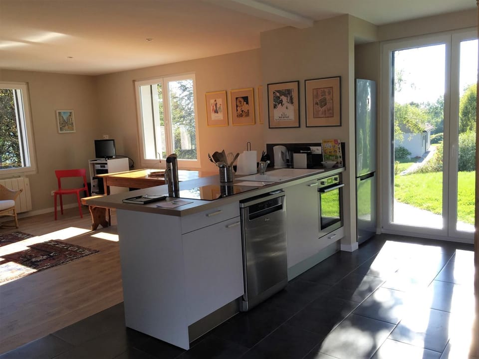 Summer, Kitchen or kitchenette, Dining area, dishwasher, oven, stove, toaster