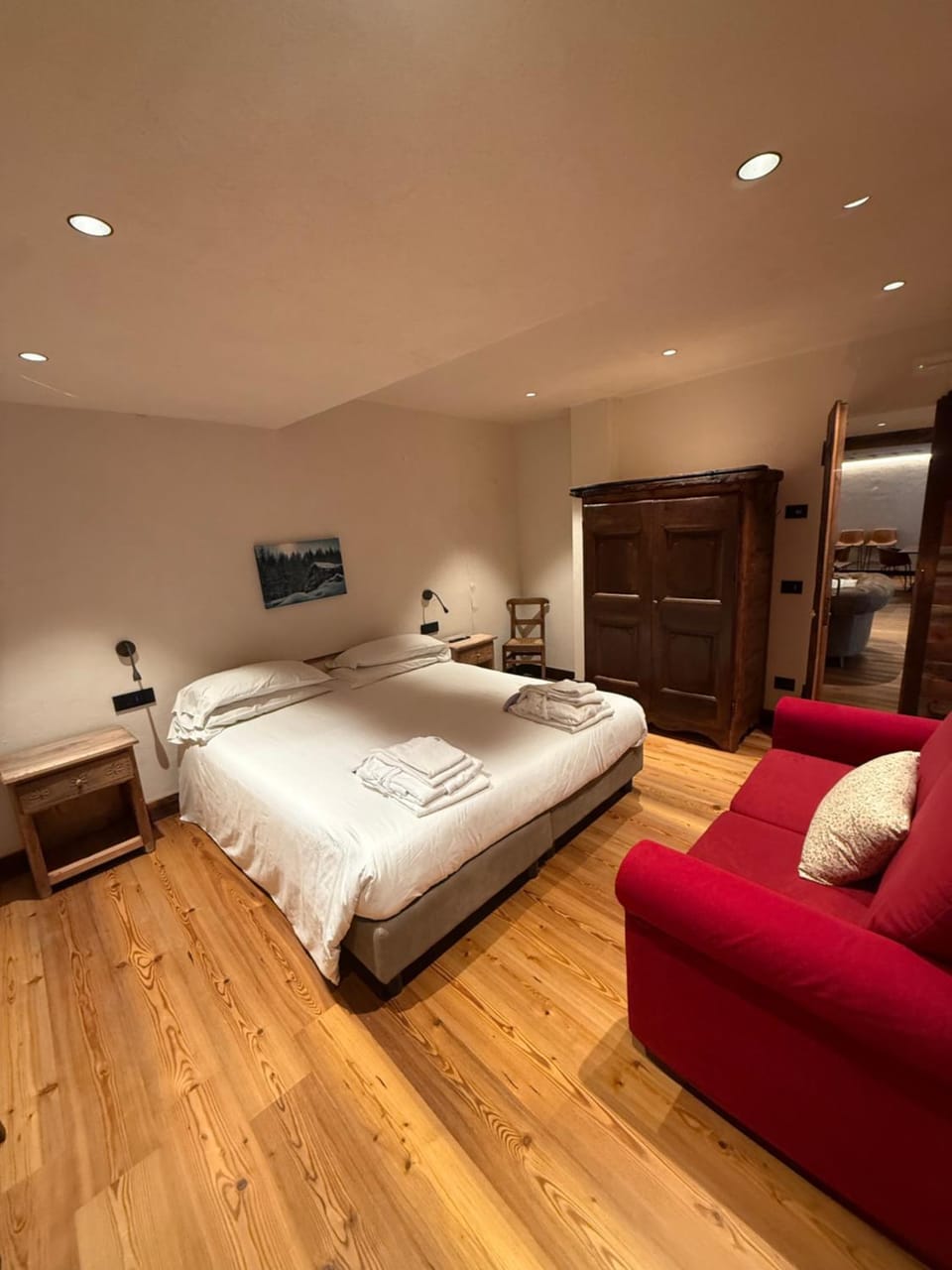 Photo of the whole room