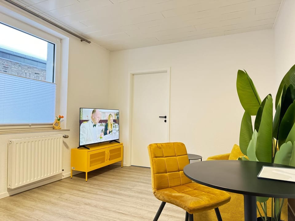 TV and multimedia, Living room, Dining area