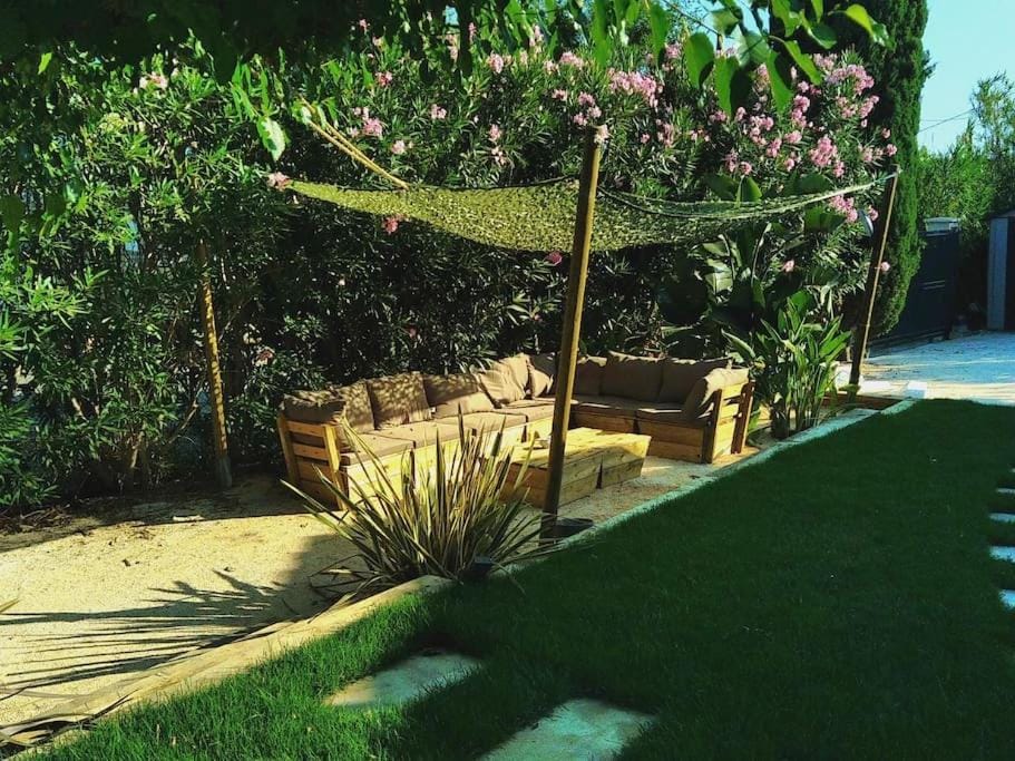 Spring, Day, Natural landscape, Summer, Garden, Seating area, Garden view