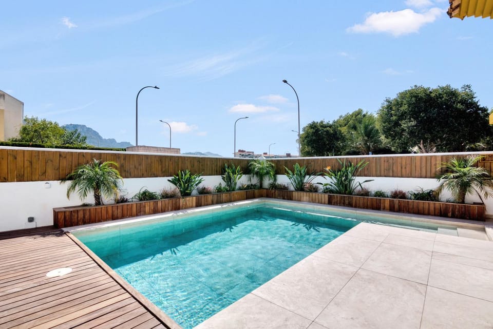 Property building, Swimming pool