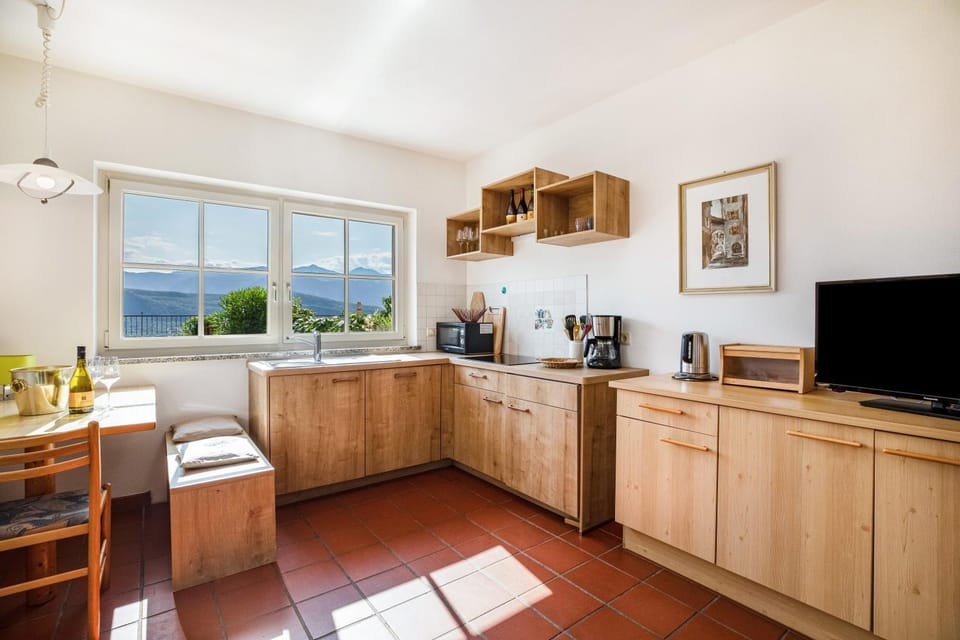 Property building, Kitchen or kitchenette, Living room