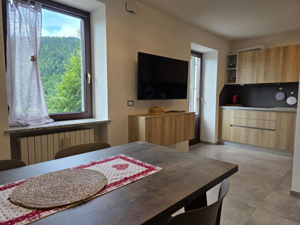 TV and multimedia, Kitchen or kitchenette, Dining area