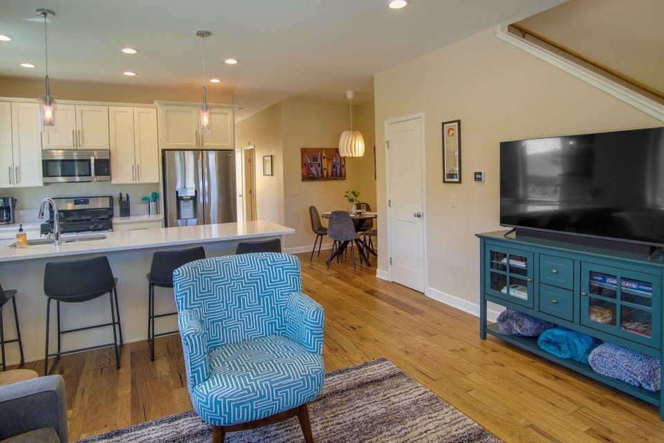 Salida Oasis: 1 Mi to Town, Mountain View, Hot Tub House in Salida