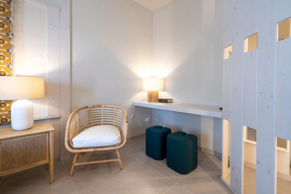Photo of the whole room, Seating area, Bedroom, wardrobe