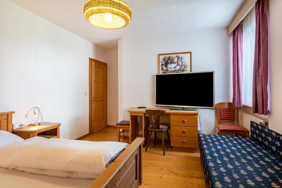 Property building, Living room, Bedroom