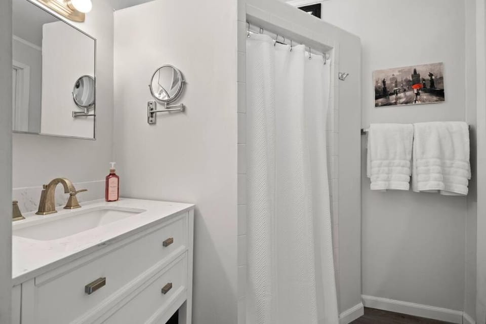 Perfect Pool & Hot Tub Retreat House in Pinellas Park